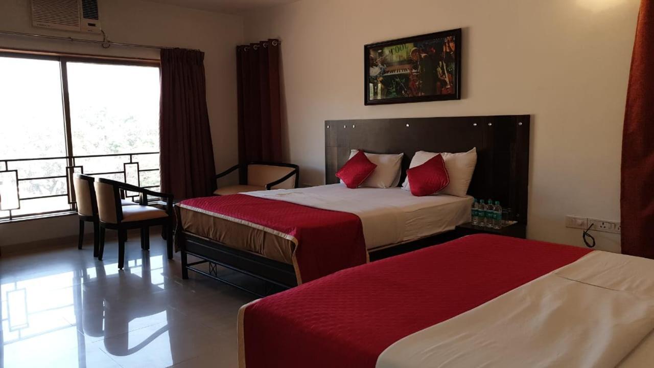 Resort Silver Hills لونافالا المظهر الخارجي الصورة