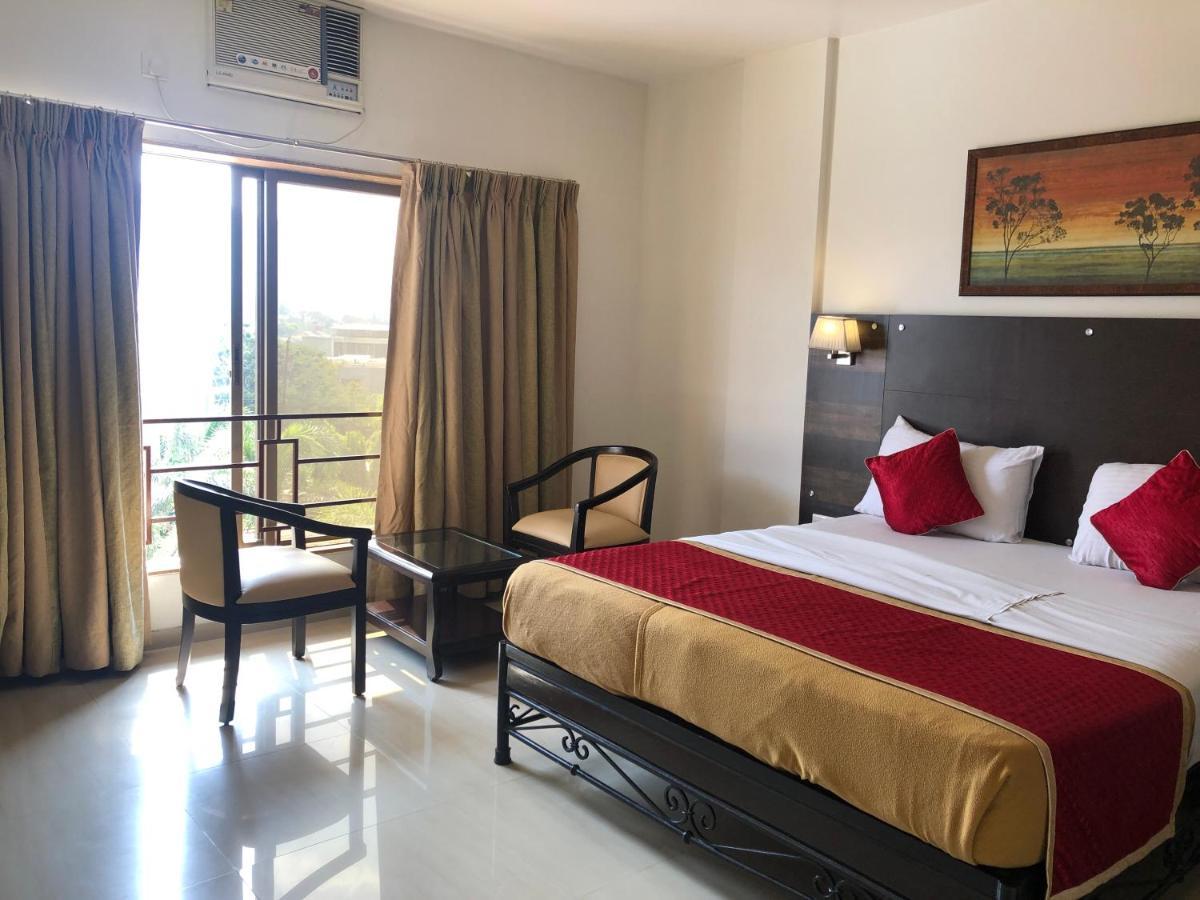 Resort Silver Hills لونافالا المظهر الخارجي الصورة