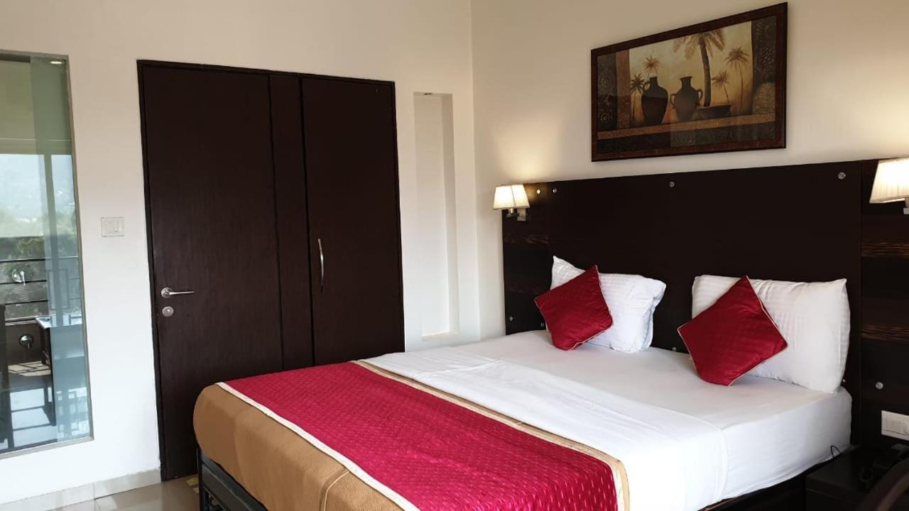 Resort Silver Hills لونافالا المظهر الخارجي الصورة