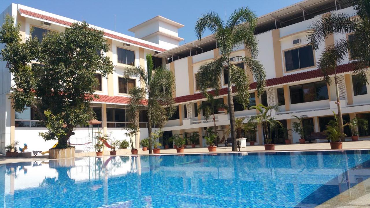 Resort Silver Hills لونافالا المظهر الخارجي الصورة